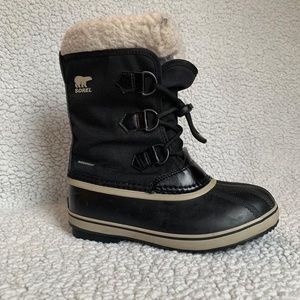Sorel Yoot Pac Youth Winter Boot, size 3Y